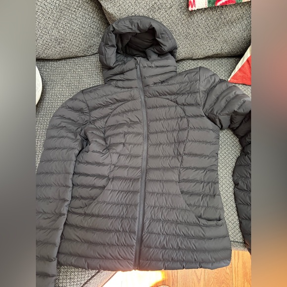 Lululemon Pack it Down Women’s Jacket - Picture 2 of 7